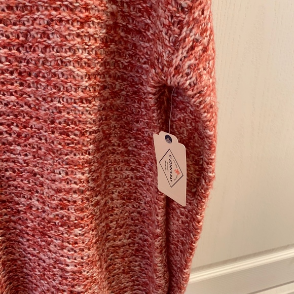 St Johns' Bay woman's sweater red sz LG - Picture 2 of 3